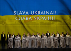FOTO: Latvijas Nacionālajā operā izskan koncerts "Slava Ukrainai!"