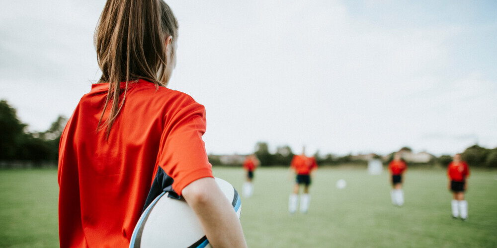 Pat tie vecāki, kuri paši ir aktīvi kāda sporta veida atbalstītāji un ikdienā gana sportiski, mēdz iebilst bērna nākotnes redzējumam. Galvenokārt tāpēc, ka lielais sports saistās ar lielām traumām.