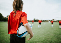 Pat tie vecāki, kuri paši ir aktīvi kāda sporta veida atbalstītāji un ikdienā gana sportiski, mēdz iebilst bērna nākotnes redzējumam. Galvenokārt tāpēc, ka lielais sports saistās ar lielām traumām.