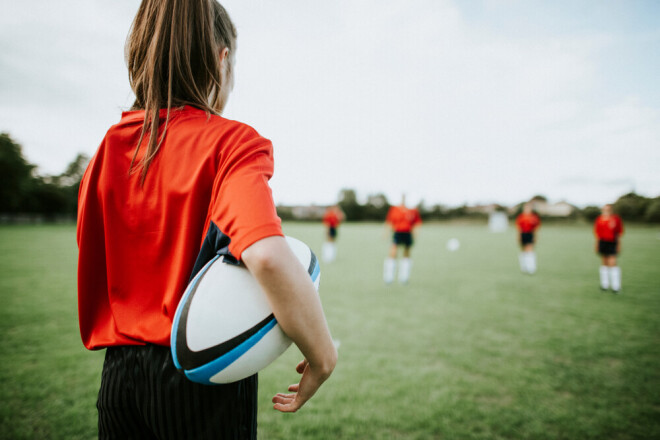 Pat tie vecāki, kuri paši ir aktīvi kāda sporta veida atbalstītāji un ikdienā gana sportiski, mēdz iebilst bērna nākotnes redzējumam. Galvenokārt tāpēc, ka lielais sports saistās ar lielām traumām.