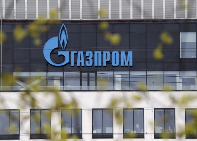 "Gazprom": Krievijas gāzes piegāžu apjoms Eiropai caur Ukrainu samazinājies par trešdaļu