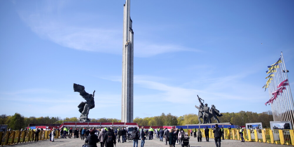 "Все поймут, почему Латвия так сделала": юрист оправдал снос памятника, хотя это может стать нарушением международного права