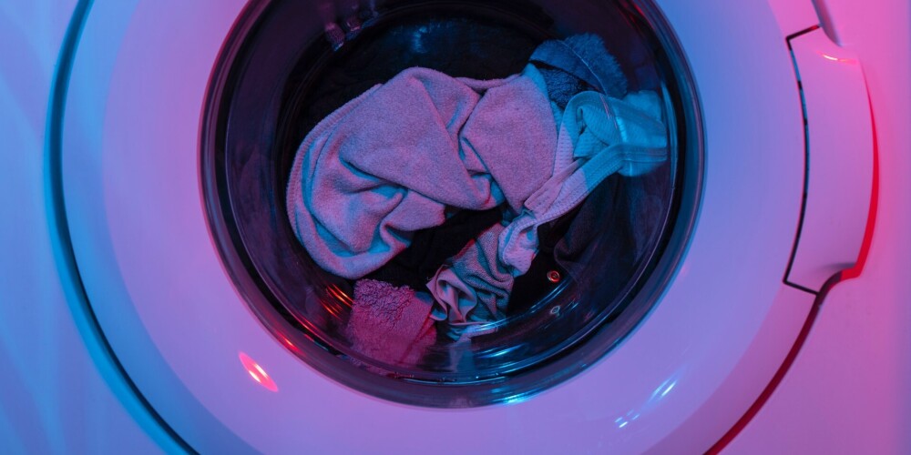 Положите в стиральную машину пакет во время стирки: эффект будет просто ошеломляющим