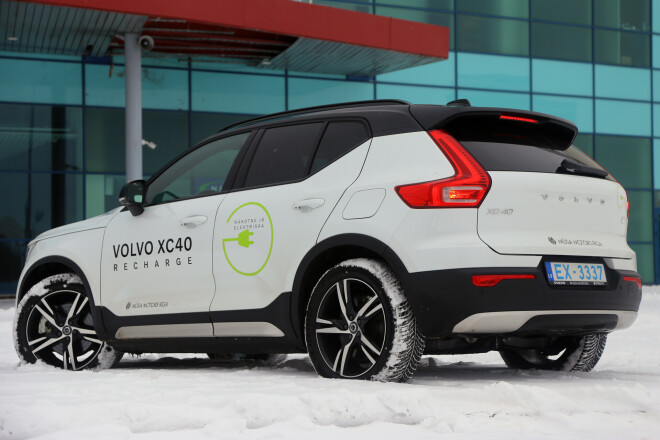 "Volvo XC40 Recharge".