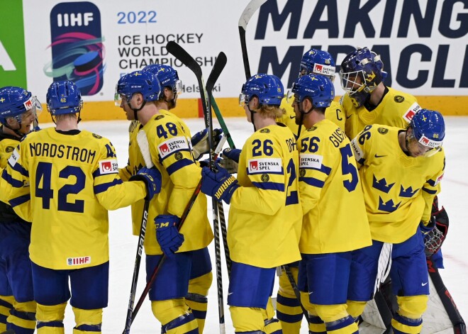 Zviedrijas hokejisti pasaules čempionātā uzvar Austriju; Dānijai graujoša uzvara