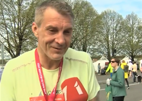 "Asaras nāk" - Sandis Ozoliņš pirmo reizi dzīvē noskrējis maratonu
