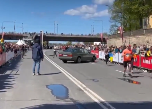 Sirmgalvja iebraukšana Rīgas maratona trasē pievērsusi Valsts drošības dienesta uzmanību