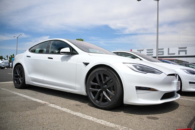 Jaunākais Tesla modelis S Plaid.