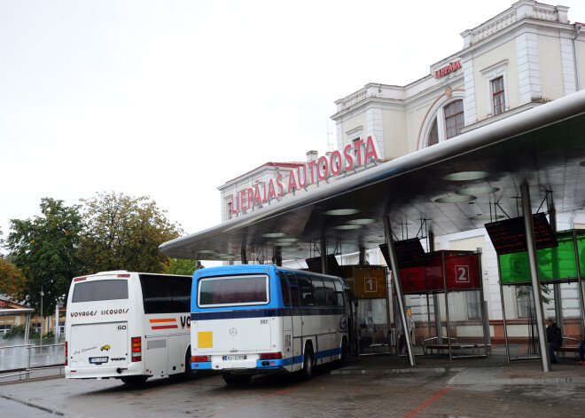 Aizturēts grupējums, kas no "Liepājas autobusu parka" zaga degvielu