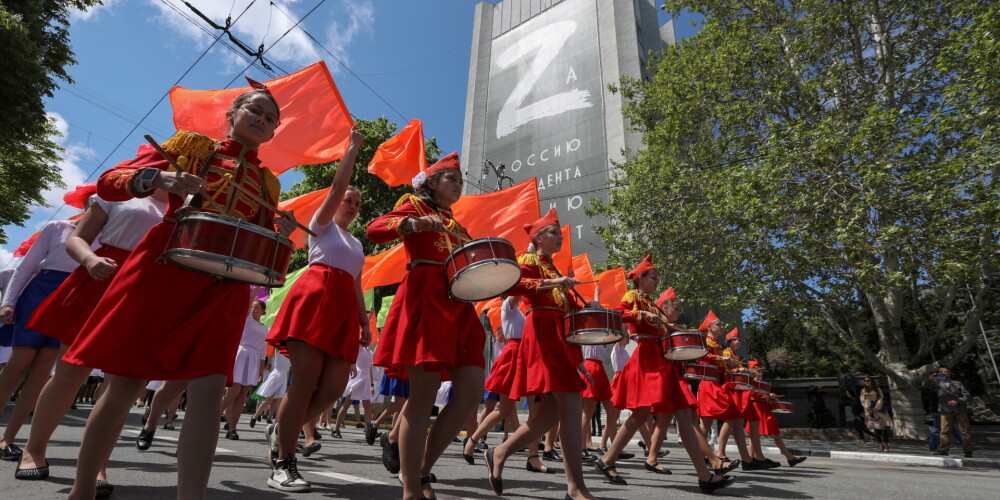 Pionieru "atdzimšana"? Krievijā veido jaunu kustību, lai skolotu jauniešus patriotismā un tradicionālajās vērtībās