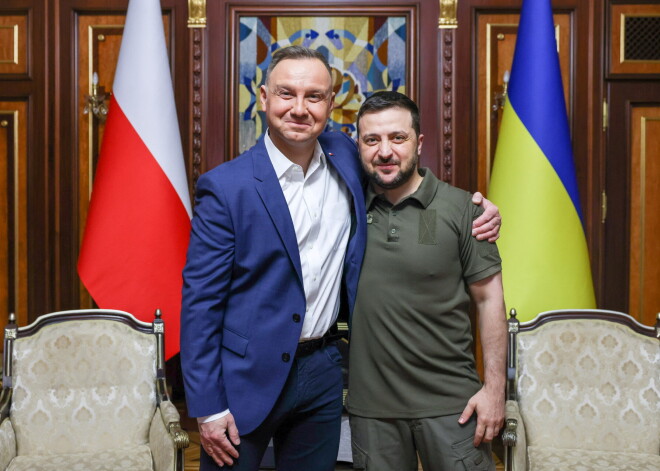 Polijas prezidents klātienē uzrunā Ukrainas parlamenta deputātus