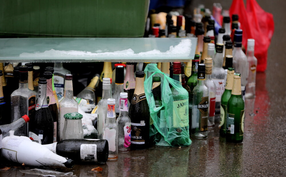 Alkoholisms paņem vairāk dzīvību nekā iepriekš, valsts atbalsts ārstēšanai  – nemērķēts