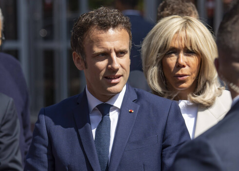 Kur Francijas prezidents Makrons pērk uzvalkus, un cik tie maksā?