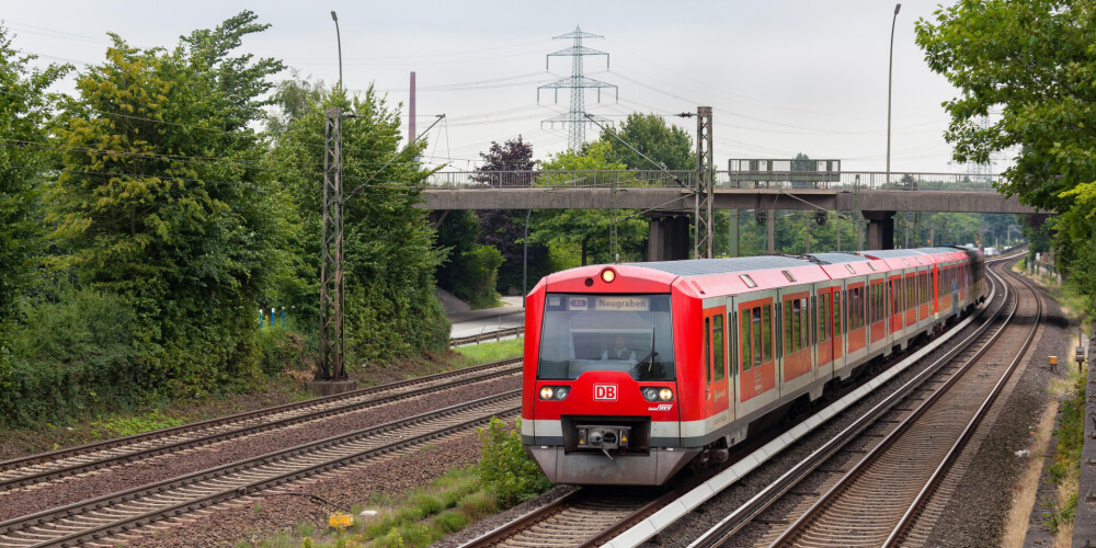 Vācijā šovasar sabiedriskā transporta biļetes maksās deviņus eiro mēnesī