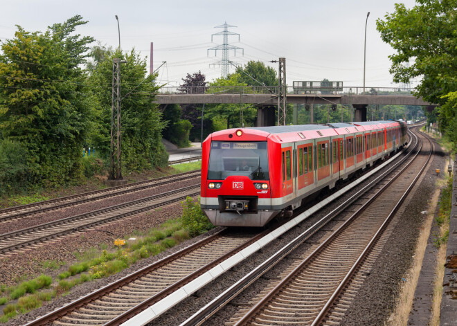 Vācijā šovasar sabiedriskā transporta biļetes maksās deviņus eiro mēnesī