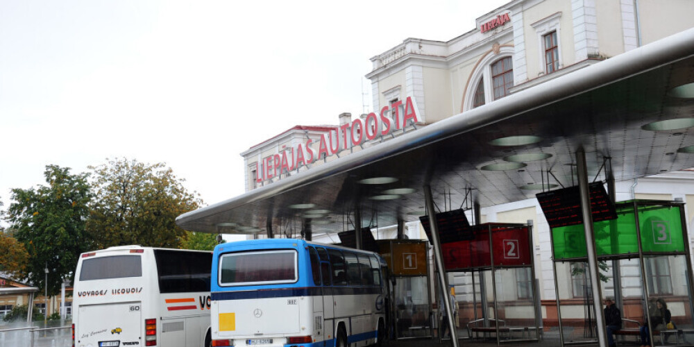 Par degvielas zādzību no "Liepājas autobusu parka" aizturēti vairāki autobusu vadītāji