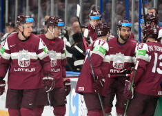 Niecīga cerība, bet ir - Latvijas hokeja izlase pret zviedriem turpina cīņu par ceturtdaļfinālu