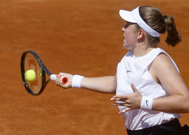 Ostapenko Francijas atklāto čempionātu uzsāk ar pārliecinošu uzvaru