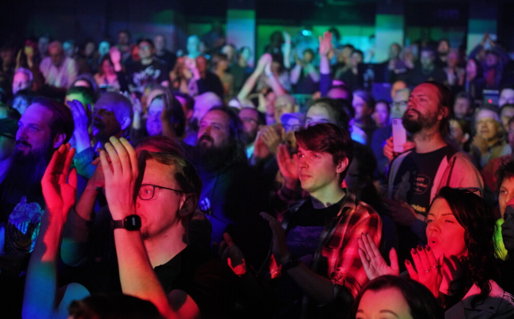 PHOTO: People Gather at Nick Mason’s Saucerful Of Secrets Concert by Pink Floyd Drummer