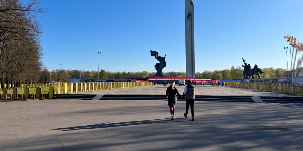 Pieminekļa Uzvaras parkā demontāža varētu izmaksāt līdz pat pāris miljoniem eiro, norāda Rīgas vicemērs