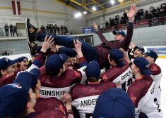 "Zemgale"/LLU hokejisti pēc triumfa Latvijas čempionātā.