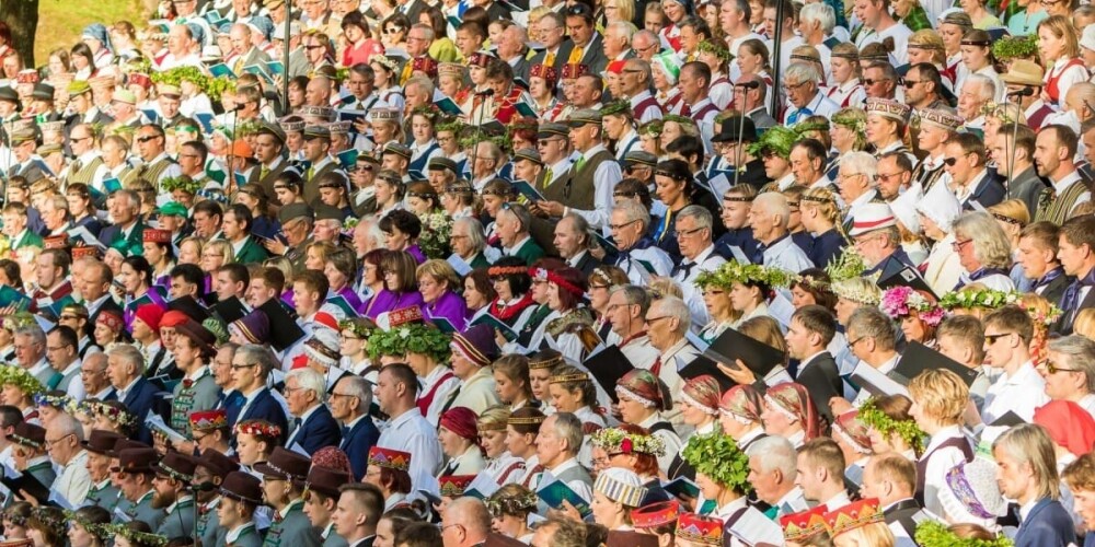 Tukumā skanēs Latvijas sieviešu un vīru koru svētku koncerts “Divi doti”