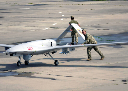 "Bayraktar TB2 UCAV" Mikolajivā Kulbakinas lidlaukā treniņu "Sea Breeze" laikā 2021. gada 30. jūnijā./Ilustratīvs attēls.