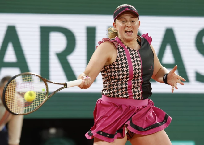 Ostapenko ar Kičenoku sasniedz "French Open" dubultspēļu astotdaļfinālu