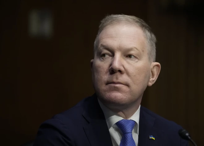 Igaunijas politiķis asi kritizē Šolca un Makrona telefonsarunu ar Putinu