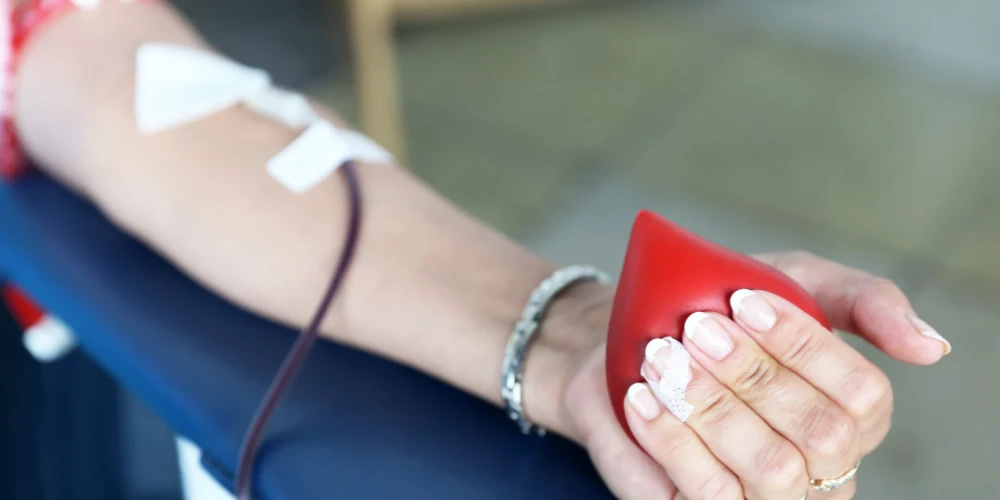 Tava iespēja palīdzēt. Valsts asinsdonoru centrs jūnijā dosies 56 izbraukumos