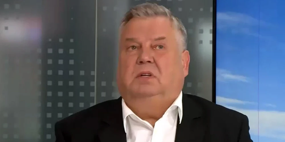 "Pūlēsimies cilvēkus pārliecināt mierīgi pārdzīvot šo situāciju," uzsvēra Urbanovičs.