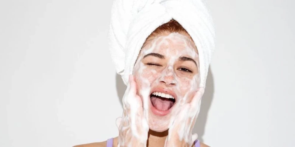 Efektīvi ieteikumi, kā pusaudžiem rūpēties par sejas ādu