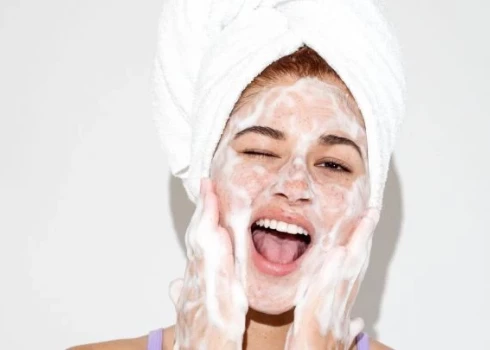 Efektīvi ieteikumi, kā pusaudžiem rūpēties par sejas ādu