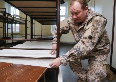 VIDEO: kā Latvijas armijā pareizi jāklāj gulta?