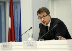 Latvijas Izglītības vadītāju asociācijas prezidents un Siguldas Valsts ģimnāzijas direktors Rūdolfs Kalvāns.