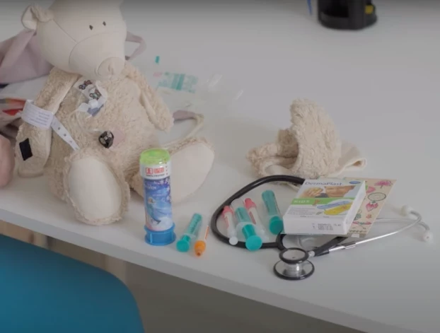 Mazo onkoloģijas pacientu ārstēšanas uzlabošanai ieviesti īpaši lācīši, ar kuru palīdzību bērns ir labāk informēts par slimnīcā notiekošo un var vieglāk pārdzīvot smagas situācijas.