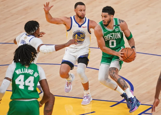 VIDEO: ar Karija rekordu nepietiek, lai NBA finālsērijas pirmajā mačā "Warriors" uzvarētu "Celtics"