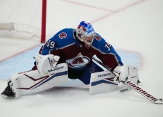 "Avalanche" neļauj gūt vārtus "Oilers", izcīnot otro uzvaru NHL Rietumu konferences finālā