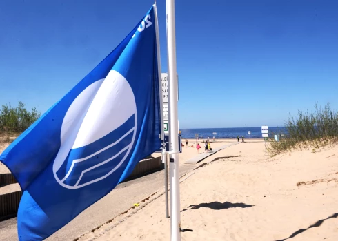 Zilais karogs šogad plīvos divās Rīgas pludmalēs