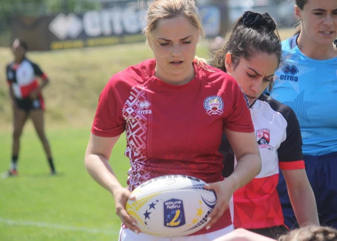 Latvijas sieviešu izlase regbijā-7 uzvar trīs grupas spēlēs un iekļūst "Rugby Europe" turnīra pusfinālā