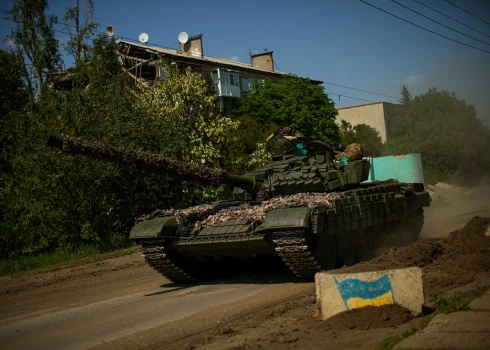 Ukrainas armijas tanks Doneckas apgabalā.