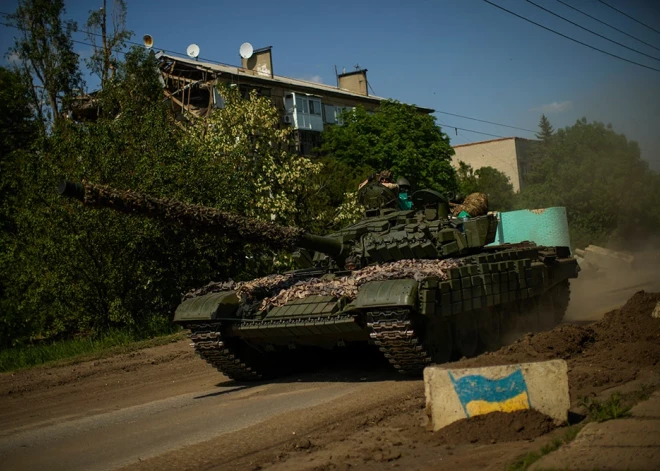 Vāc parakstus par ieceri Latvijā ieviest lendlīzi Ukrainas apbruņošanai