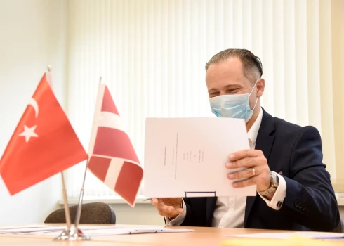 Turcija citām valstīm pieprasījusi mainīt savas zemes nosaukumu. Tagad arī latviešiem jāmeklē rakstos, kā pareizi izrunāt pēc iedzīvotāju skaita pasaules 19. lielāko valsti.