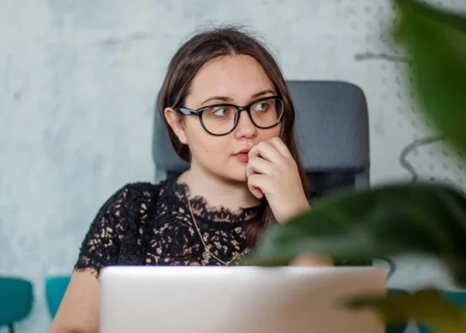 Русскоязычные латыши, а не русские Латвии! Молодые люди призывают снести памятник в Парке победы