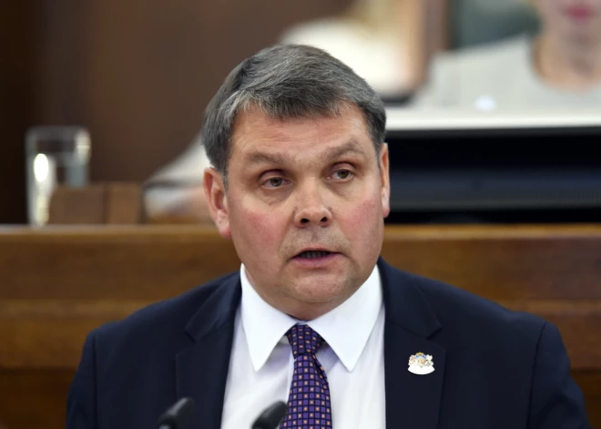 Saeimas deputāts Adamovičs notiesājoša sprieduma dēļ zaudē mandātu