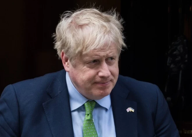 Džonsons iztur parlamenta konservatīvo neuzticības balsojumu