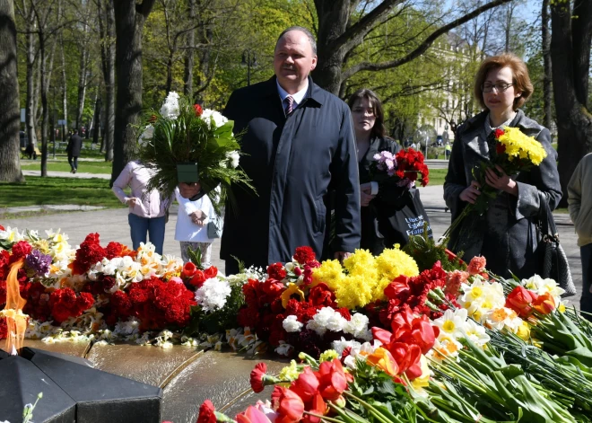 Daugavpilī varētu saglabāt vairumu padomju okupācijas pieminekļu, jo zem tiem esot apbedījumi