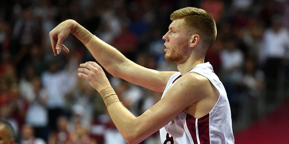 Dāvis Bertāns sācis individuālos treniņus ar Latvijas izlases basketbolistiem