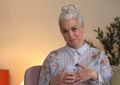 “Es domāju, ka mammai jau no paša sākuma ir jāapzinās, ka pilnībā bērns ir viņas tikai līdz brīdim, kamēr viņa to iznēsā," saka Didžus.