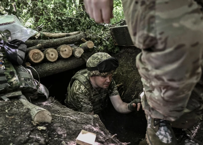 Rietumu izlūkdienestu ziņojums iezīmē bažīgu ainu par situāciju Ukrainas frontē